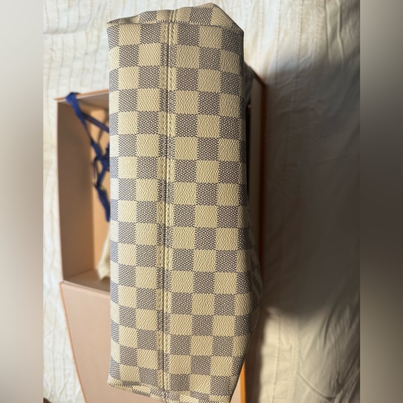 Authentic Louis Vuitton Graceful PM N42249- Damier Azur - Picture 5 of 7